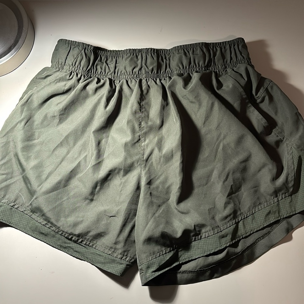 Medium green Athletic Works shorts